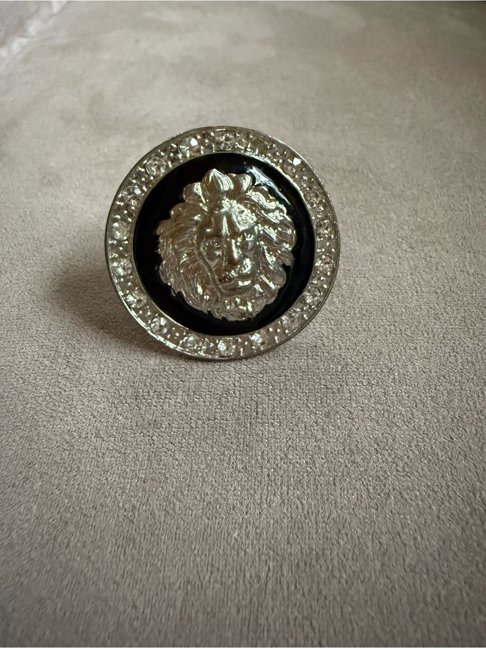Vintage Y2K Lion Medallion Ring in Black and Silver with Crystal Halo